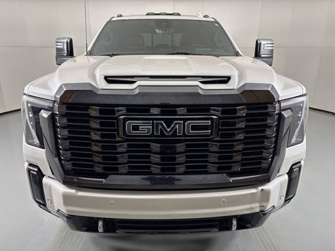 Used 2024 GMC Sierra 3500 Denali Ultimate image 4