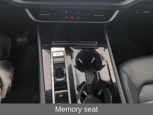Used 2024 Volkswagen Atlas Cross Sport SEL AWD/4WD image 5