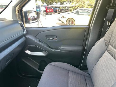 Certified 2024 Nissan Frontier SV RWD image 5