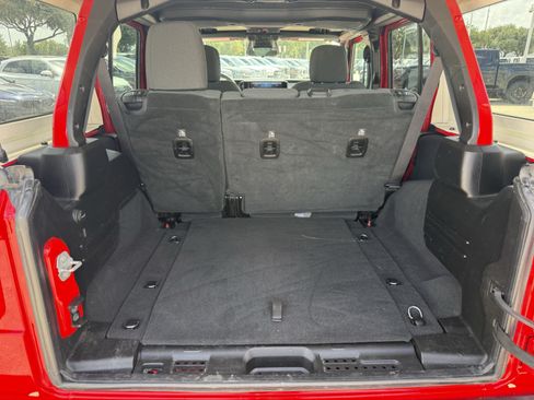 Used 2025 Jeep Wrangler Unlimited Sport AWD/4WD image 30