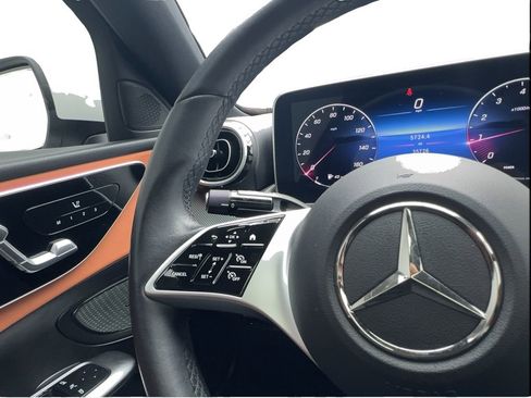 Used 2023 Mercedes-Benz C 300 4MATIC Sedan image 40