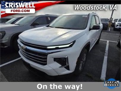 Used 2025 Chevrolet Traverse LT