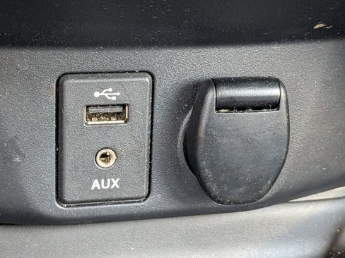 Used 2015 Nissan Rogue SV w/ SV Premium Package image 19