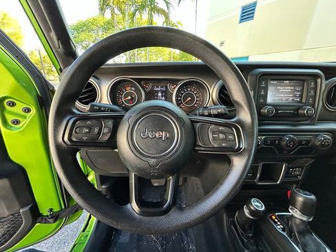 Used 2018 Jeep Wrangler Sport AWD/4WD image 18