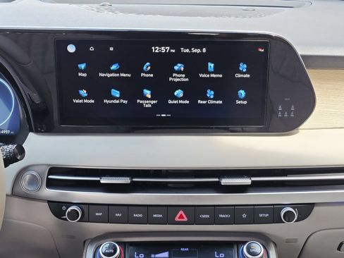 Used 2024 Hyundai Palisade Limited FWD image 23
