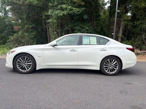 Used 2018 INFINITI Q50 Luxe w/ Essential Package (3.0T Luxe) RWD image 2