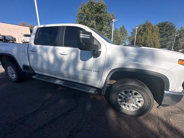 Used 2024 Chevrolet Silverado 3500 LT AWD/4WD image 7