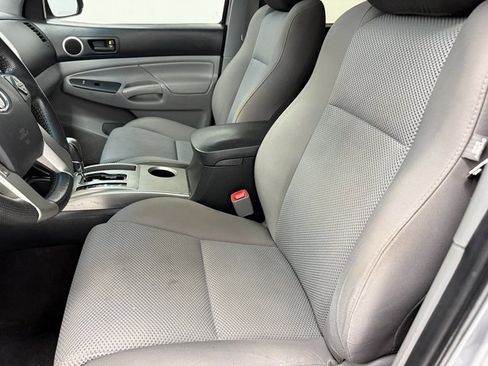 Used 2014 Toyota Tacoma PreRunner image 25