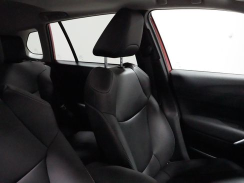 Used 2025 Toyota Corolla Cross XLE w/ Convenience Package AWD/4WD image 31