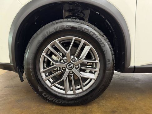 Used 2025 Nissan Rogue S AWD/4WD image 46