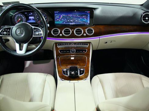 Certified 2019 Mercedes-Benz E 300 4MATIC image 18