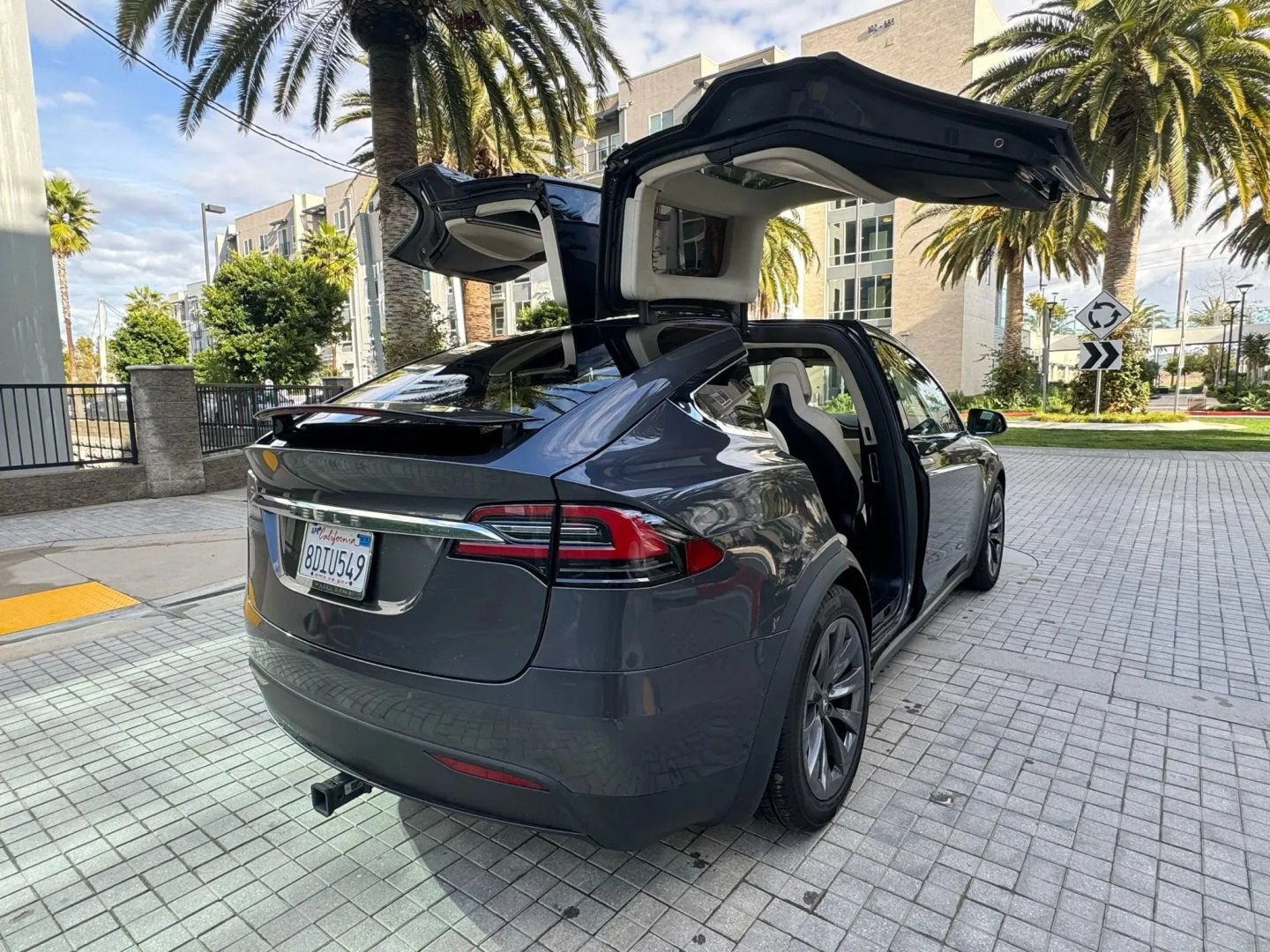 Used 2018 Tesla Model X 75D AWD/4WD image 6