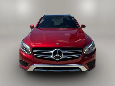 Used 2018 Mercedes-Benz GLC 300 4MATIC image 2