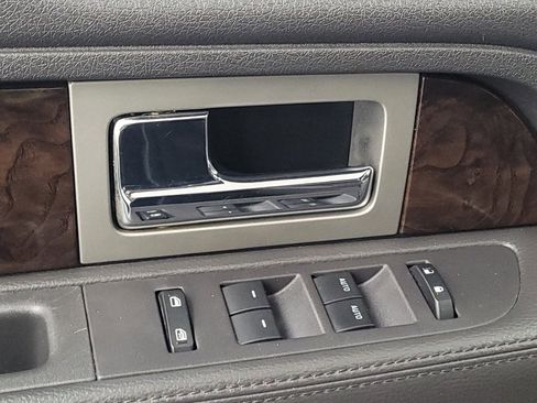 Used 2014 Ford F150 Platinum image 27