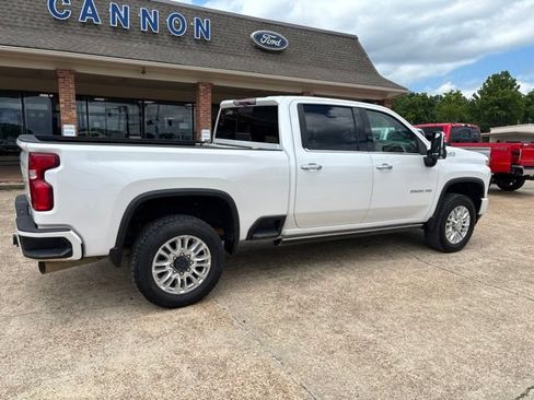 Used 2022 Chevrolet Silverado 2500 High Country w/ Z71 Off-Road Package AWD/4WD image 5