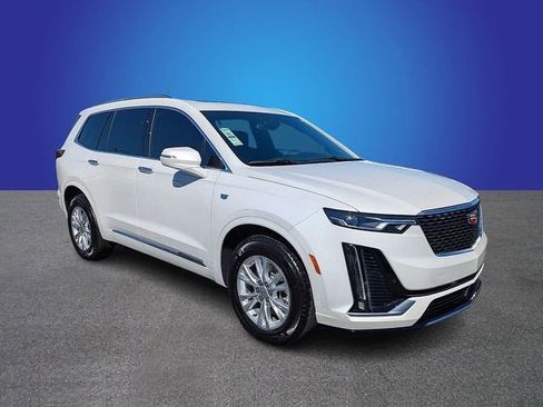 New 2025 Cadillac XT6 Luxury image 7