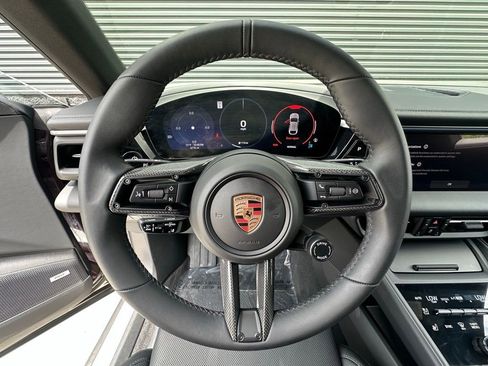 Certified 2025 Porsche Macan Electric RWD image 16