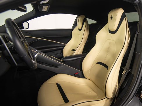 Certified 2022 Ferrari Roma RWD image 34