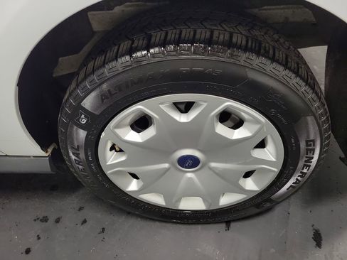 Used 2015 Ford Transit Connect XL image 11