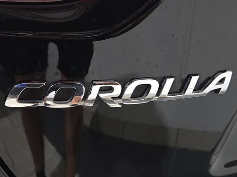 Certified 2025 Toyota Corolla SE FWD image 11