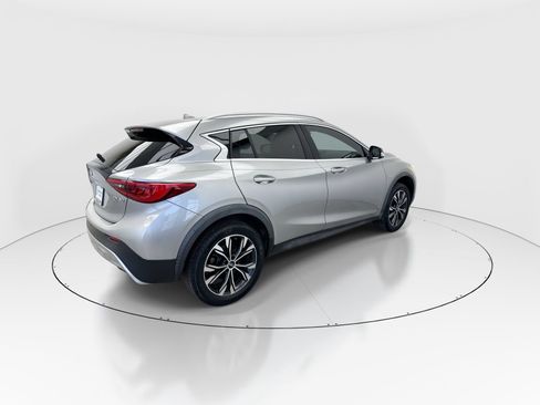 Used 2018 INFINITI QX30 Premium w/ Cargo Package AWD/4WD image 8