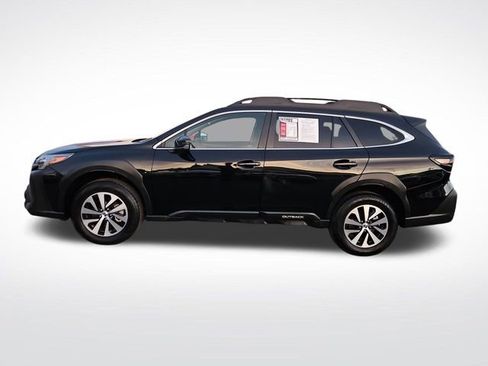 Used 2025 Subaru Outback Premium AWD/4WD image 4