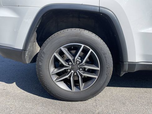 Used 2022 Jeep Grand Cherokee Limited AWD/4WD image 12
