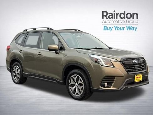 Used 2023 Subaru Forester Premium AWD/4WD image 1