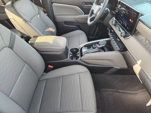 Used 2025 Chevrolet Colorado ZR2 AWD/4WD image 15