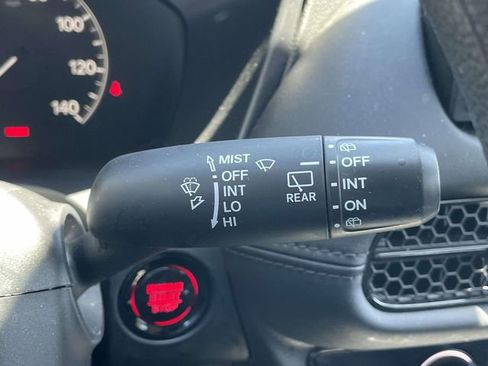 Used 2025 Honda HR-V LX image 23