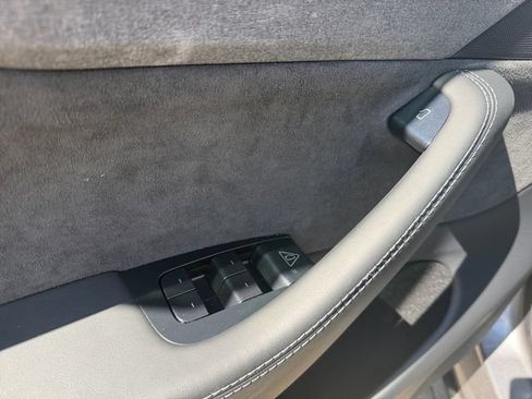 Used 2026 Tesla Model Y AWD image 29