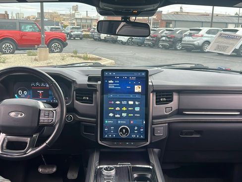 Used 2022 Ford Expedition Platinum image 21