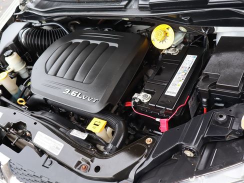 Used 2017 Dodge Grand Caravan SXT image 48