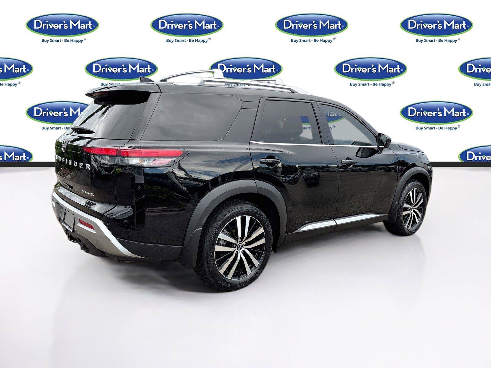 Used 2024 Nissan Pathfinder Platinum w/ Cargo Package FWD image 7