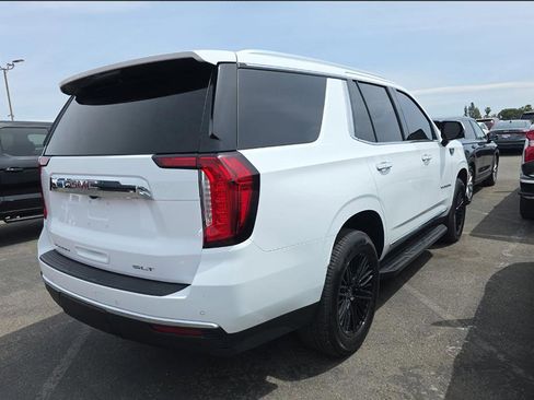 Used 2021 GMC Yukon SLT w/ SLT Premium Package image 2
