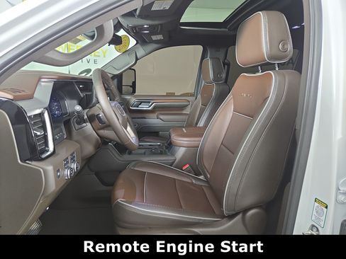 Used 2024 GMC Sierra 2500 Denali w/ Denali Reserve Package AWD/4WD image 12