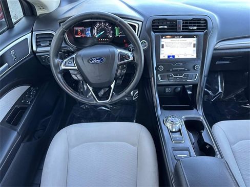 Used 2019 Ford Fusion SE w/ Equipment Group 151A image 9