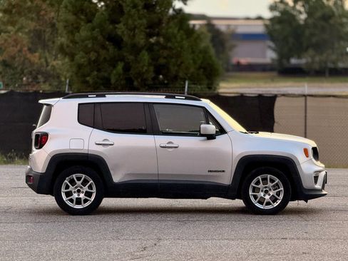 Used 2020 Jeep Renegade Latitude FWD image 7