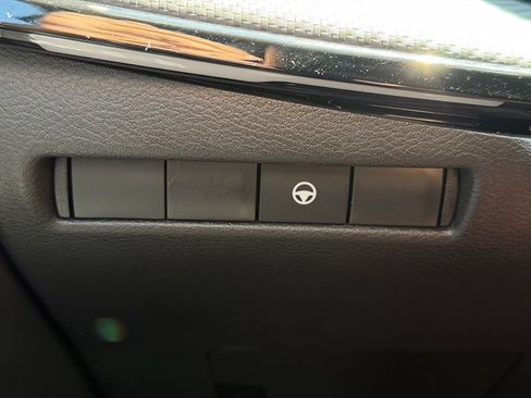 Certified 2025 Nissan Kicks SR AWD/4WD image 26