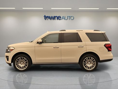 Used 2024 Ford Expedition Limited AWD/4WD image 2