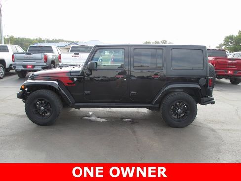 Used 2017 Jeep Wrangler Unlimited Sahara image 7