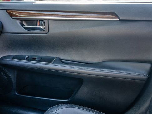 Used 2017 Lexus ES 350 w/ Luxury Package image 23