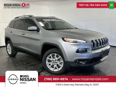 Used 2016 Jeep Cherokee Latitude w/ Comfort/Convenience Group image 1