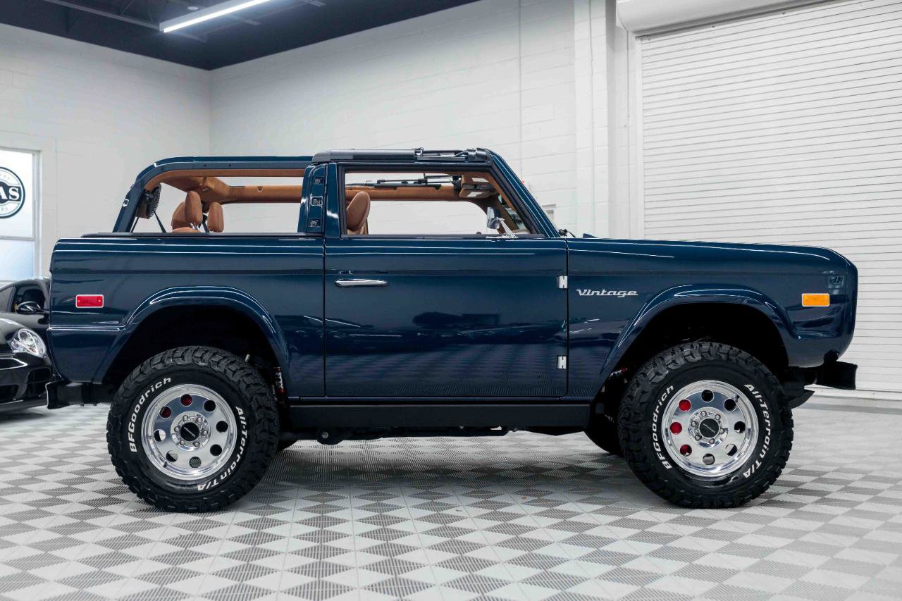 Used 2024 Ford Bronco Black Diamond AWD/4WD image 6