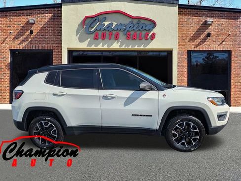 Used 2020 Jeep Compass Trailhawk AWD/4WD image 3