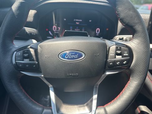 Used 2025 Ford Explorer ST-Line w/ ST-Line Street Pack AWD/4WD image 21
