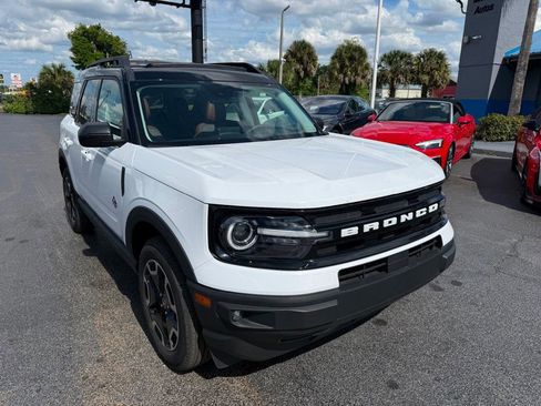 Used 2024 Ford Bronco Sport Outer Banks w/ Tech Package AWD/4WD image 3
