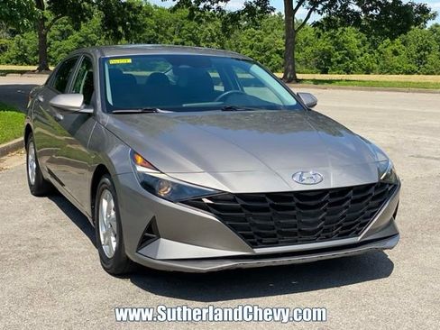 Used 2023 Hyundai Elantra SE FWD image 1