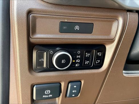 Used 2025 Ford F150 King Ranch w/ FX4 Off-Road Package AWD/4WD image 15
