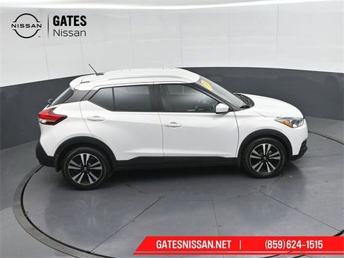 Used 2018 Nissan Kicks SV image 41